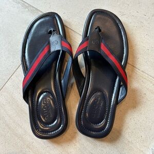 Gucci web and leather thong sandals